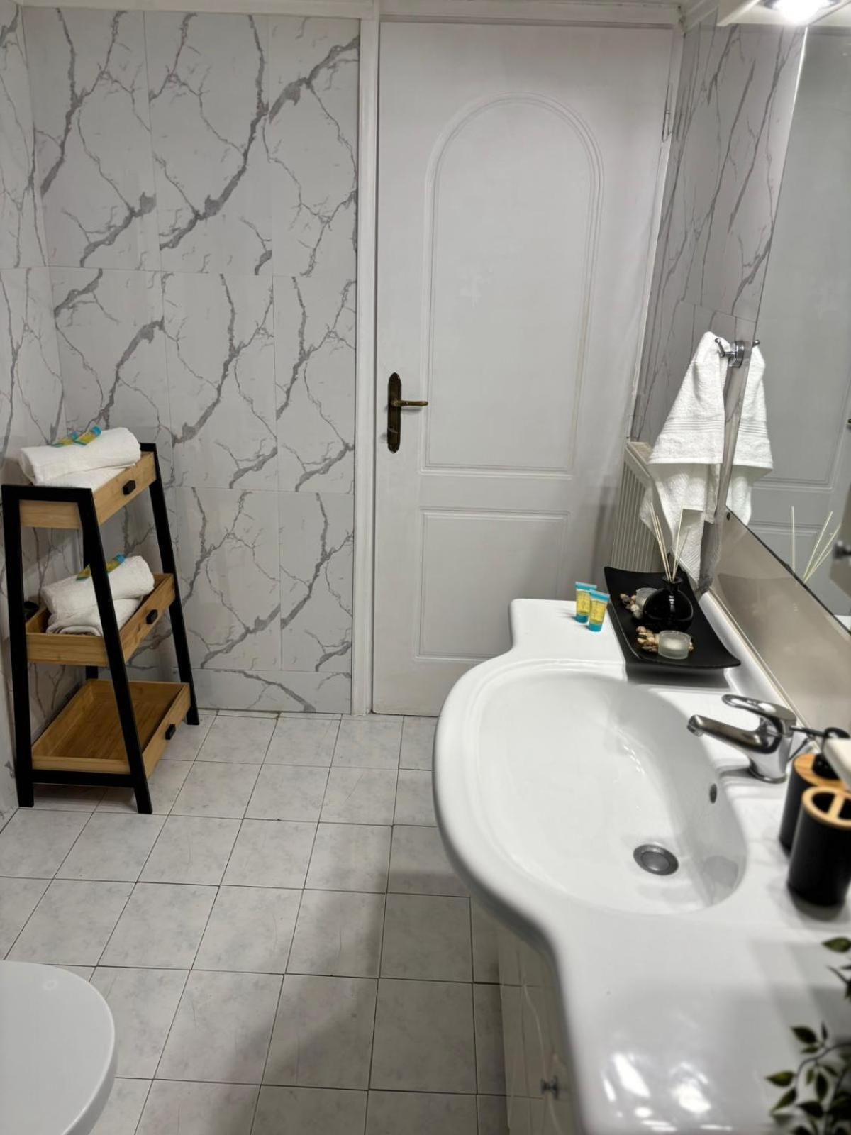 Modern Near Acropolis With Big Balcony Apartamento *